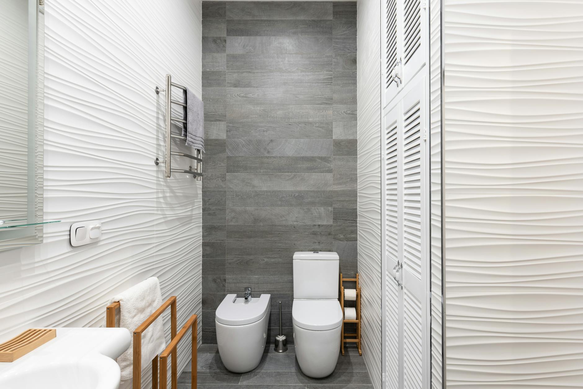 변기 세정제 자동 분사기 설치 및 욕실 냄새 차단 매뉴얼 가이드