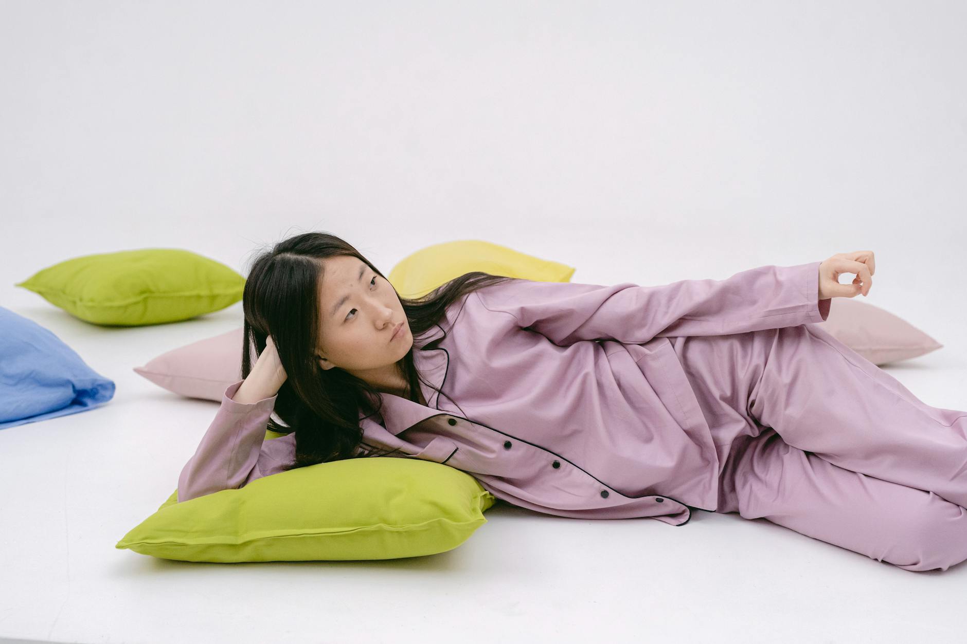 편백나무 베개 경추 지지 효과 및 숙면을 위한 베개 높이 조절